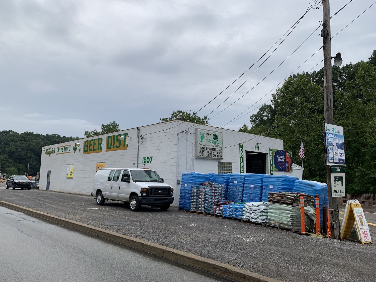 McTighe’s beer distributor, Glenshaw, Pennsylvania, August 2021. Photo by David S. Rotenstein.